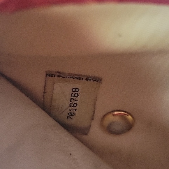 100 % Authentic CHANEL wallet - Picture 9 of 9